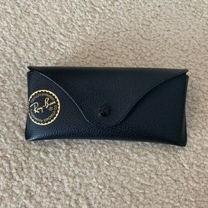 MUST GO Black Ray Ban Case